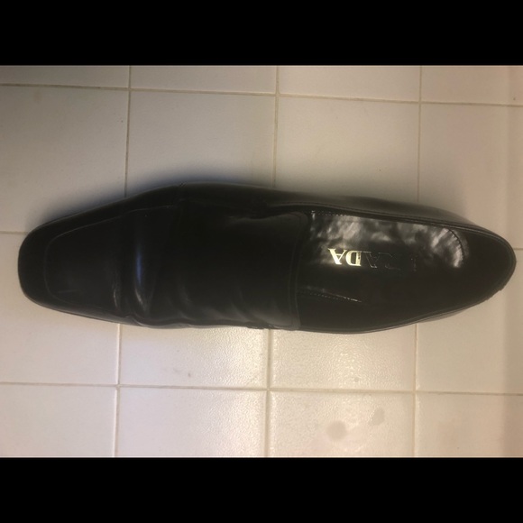 Prada shoes - Picture 3 of 3